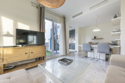 221a0c865427c2b136e972c7b34032b8 - 19