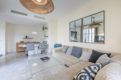 221a0c865427c2b136e972c7b34032b8 - 22