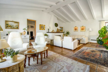 225d325531f7423c3243336f44bd26b7 - 18