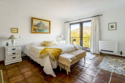 225d325531f7423c3243336f44bd26b7 - 24