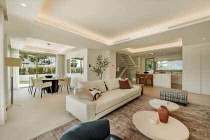 2429b7f3539b6eaaf053e4730bc74162 - 11