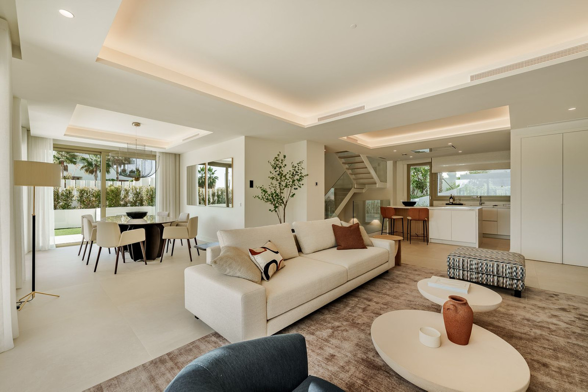 2429b7f3539b6eaaf053e4730bc74162 - 11