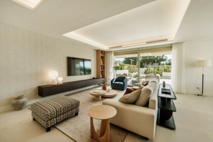 2429b7f3539b6eaaf053e4730bc74162 - 12