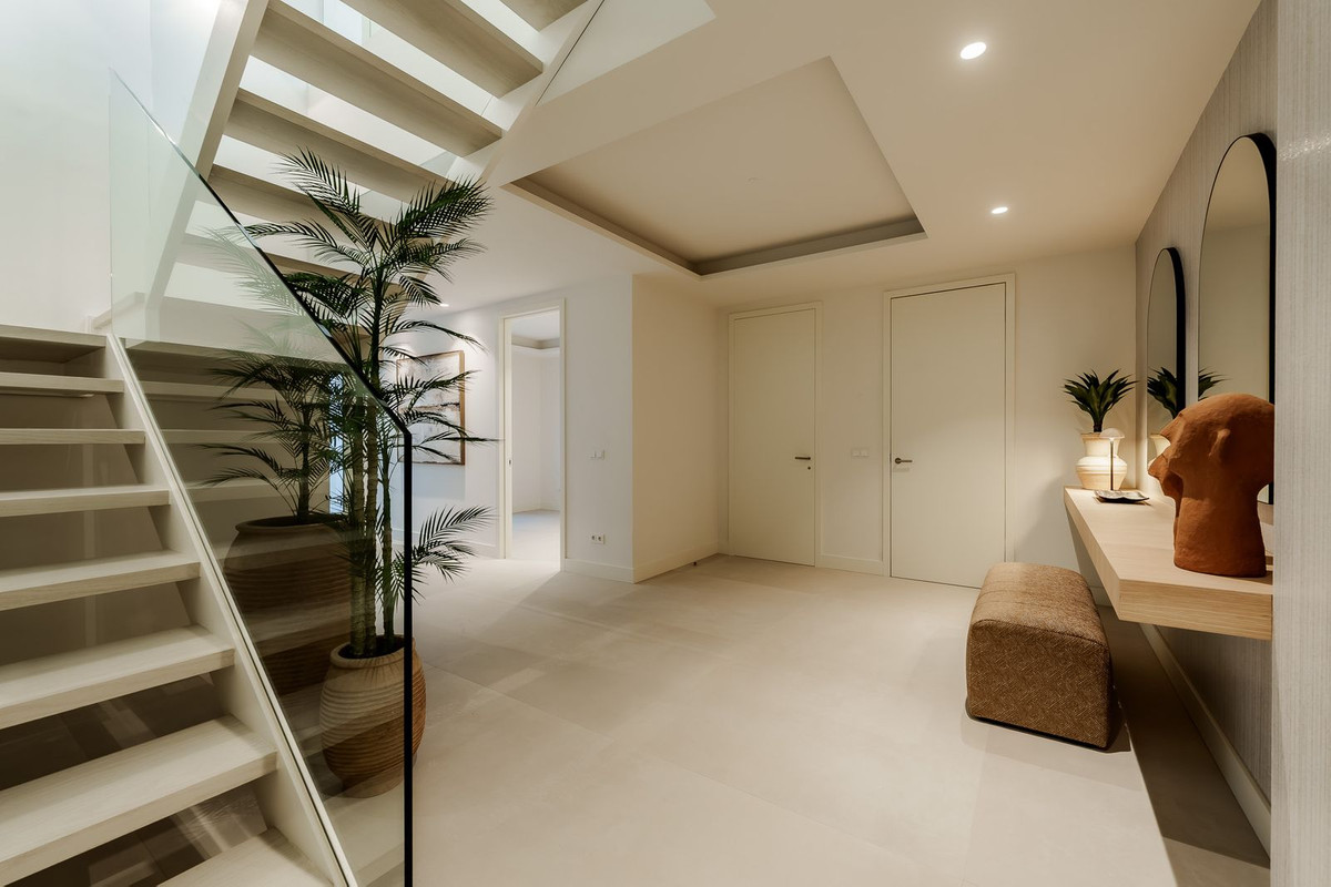 2429b7f3539b6eaaf053e4730bc74162 - 14