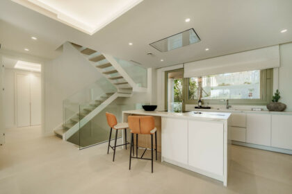 2429b7f3539b6eaaf053e4730bc74162 - 17