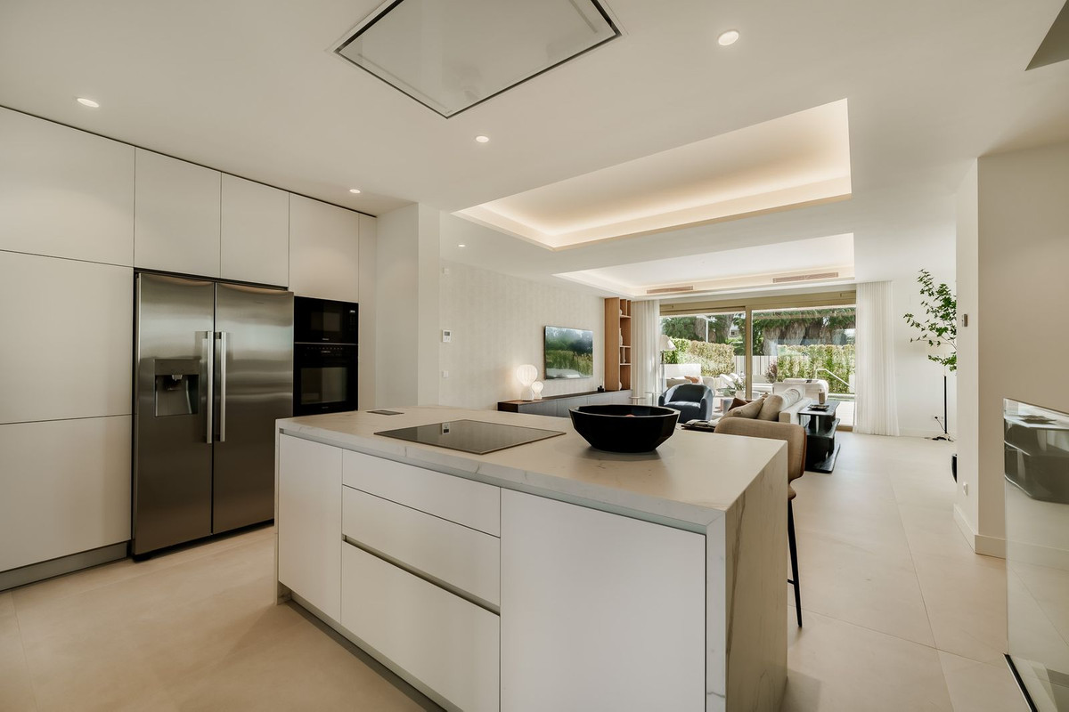 2429b7f3539b6eaaf053e4730bc74162 - 19