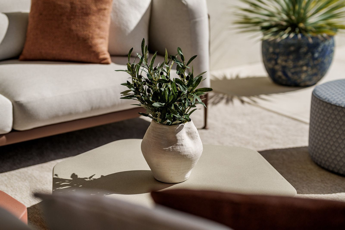 2429b7f3539b6eaaf053e4730bc74162 - 26