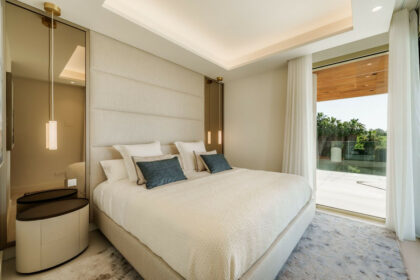 2429b7f3539b6eaaf053e4730bc74162 - 33