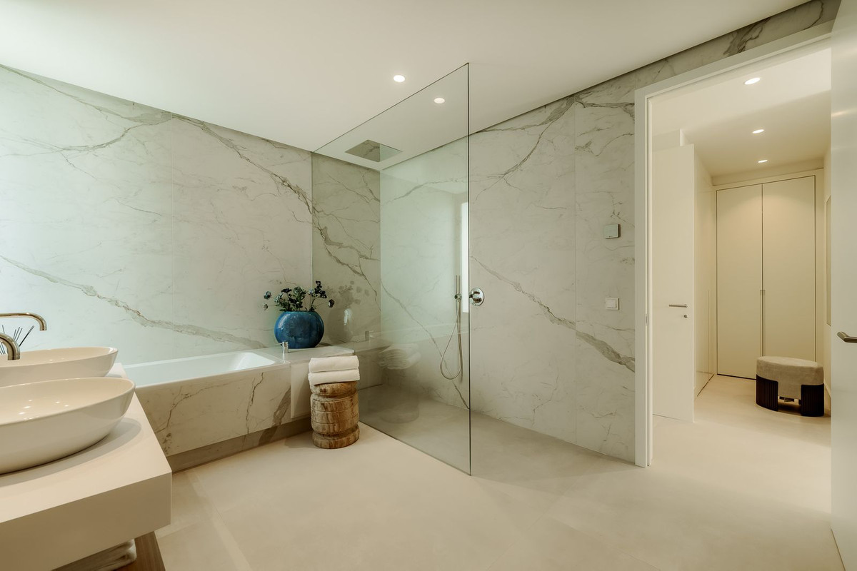 2429b7f3539b6eaaf053e4730bc74162 - 35