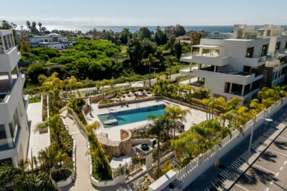 2429b7f3539b6eaaf053e4730bc74162 - 7