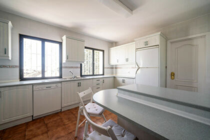 2544167269d1a3385732e8d4eb83e931 - 24