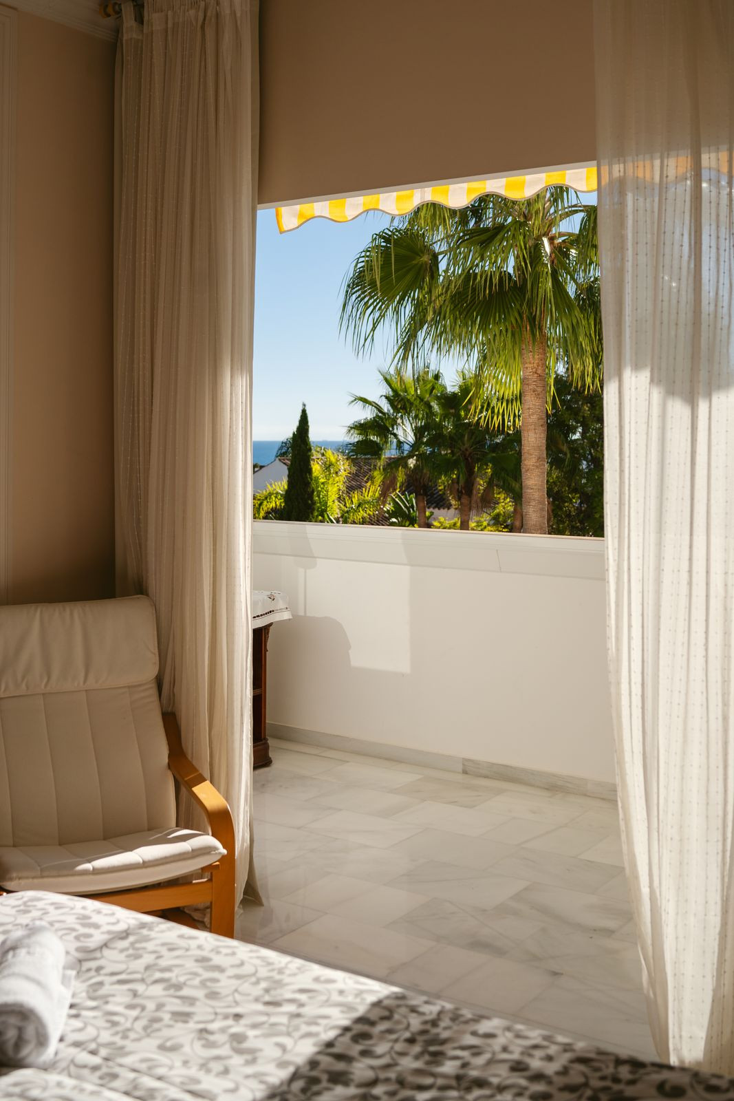 2544167269d1a3385732e8d4eb83e931 - 27