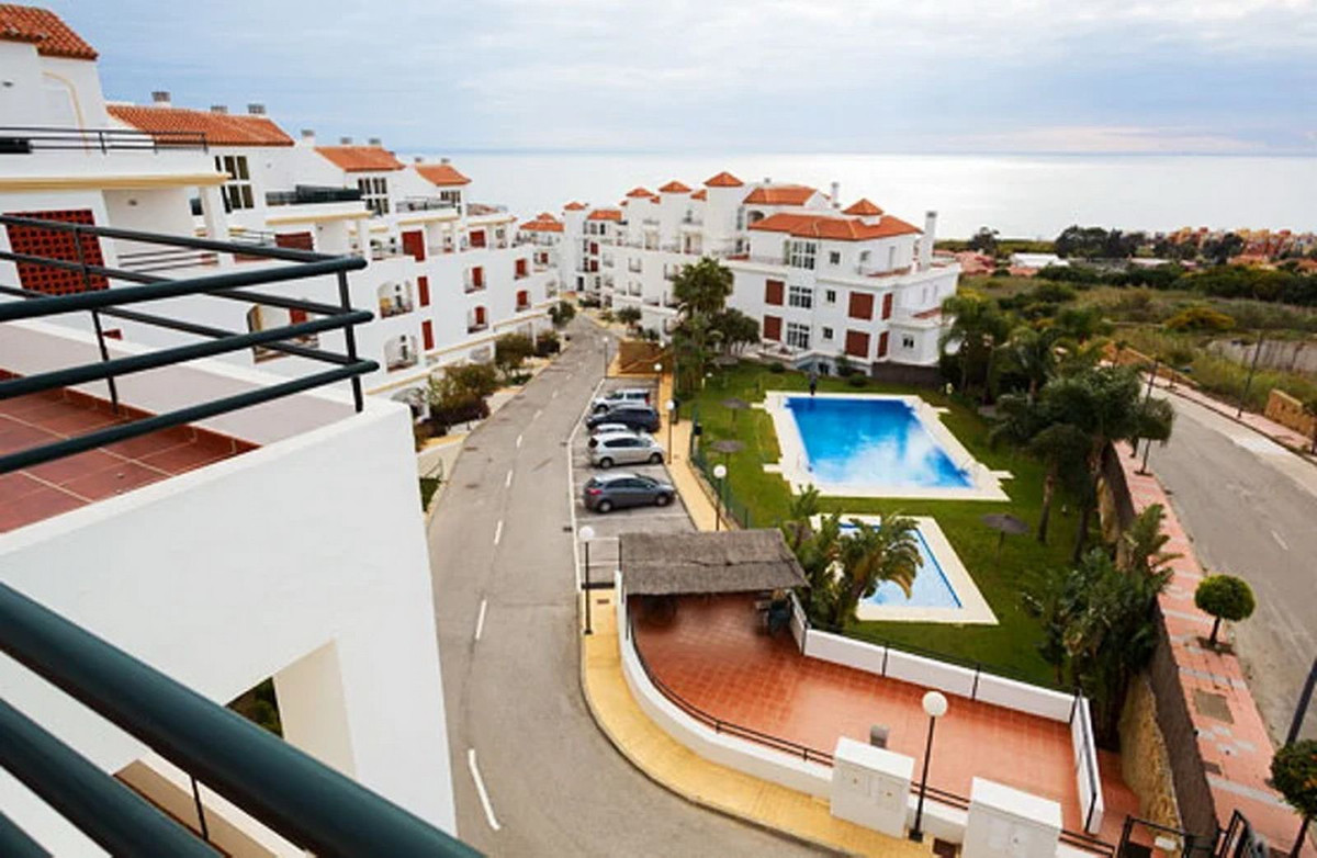 26e7d9f2cf1465ea6c5c199ef2416a47 - 24