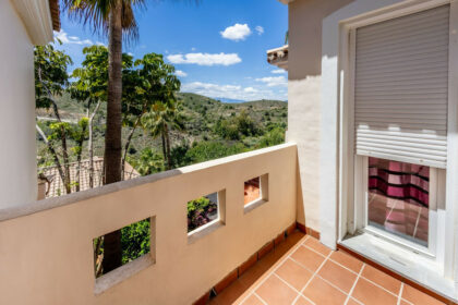 27d60378987f6de344a45eedf870624c - 16