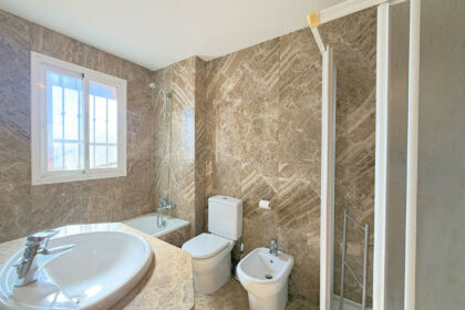 2a10d1a7e8e3e8ea899583d8c1a78874 - 21