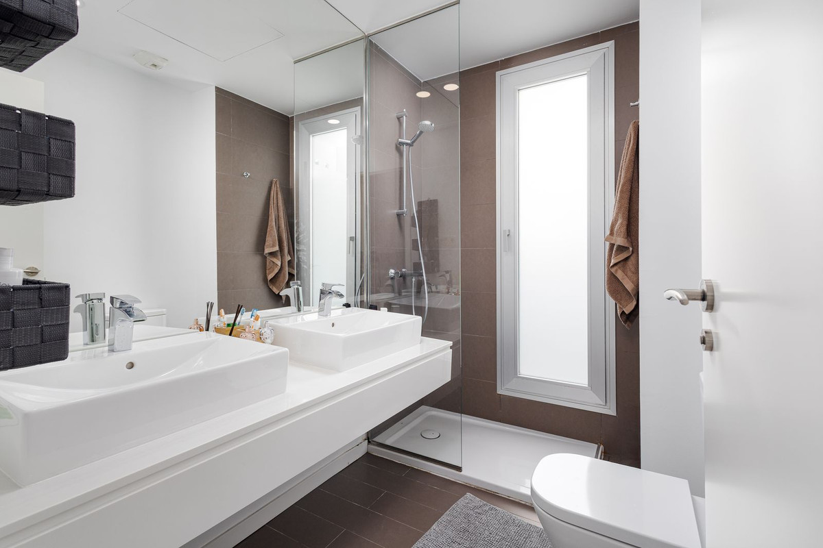 2a1d9b3bc82d0d8ceb7492a5e8b253ce - 16