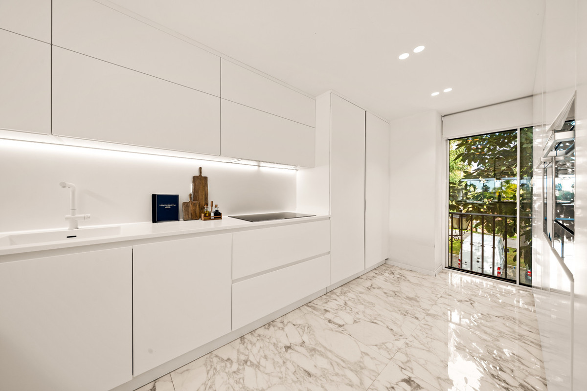 2c34936c3435110a5b105e37c4beb3f1 - 12