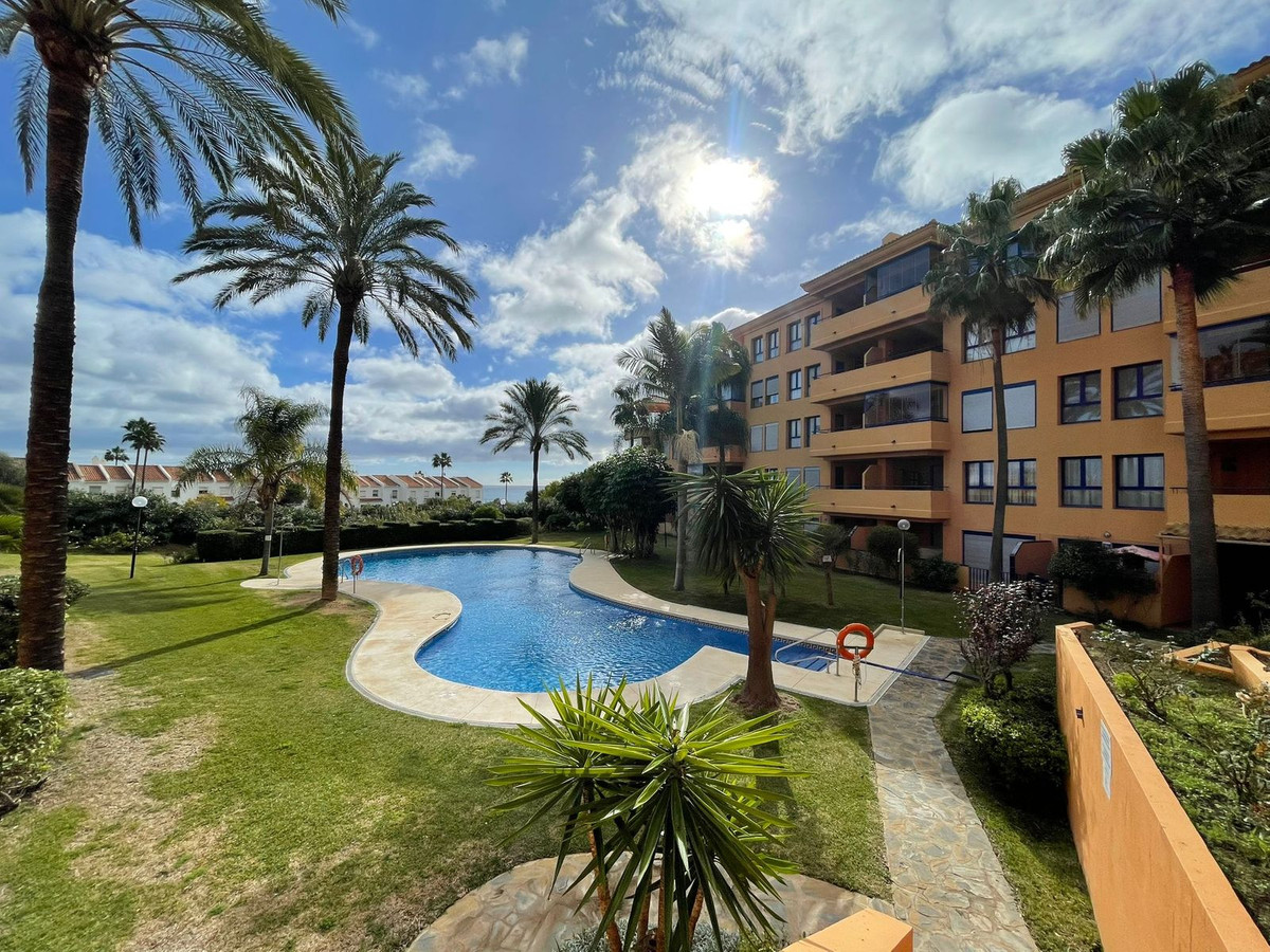 2c3979b80ae433c8aef9f50afd881794 - 32