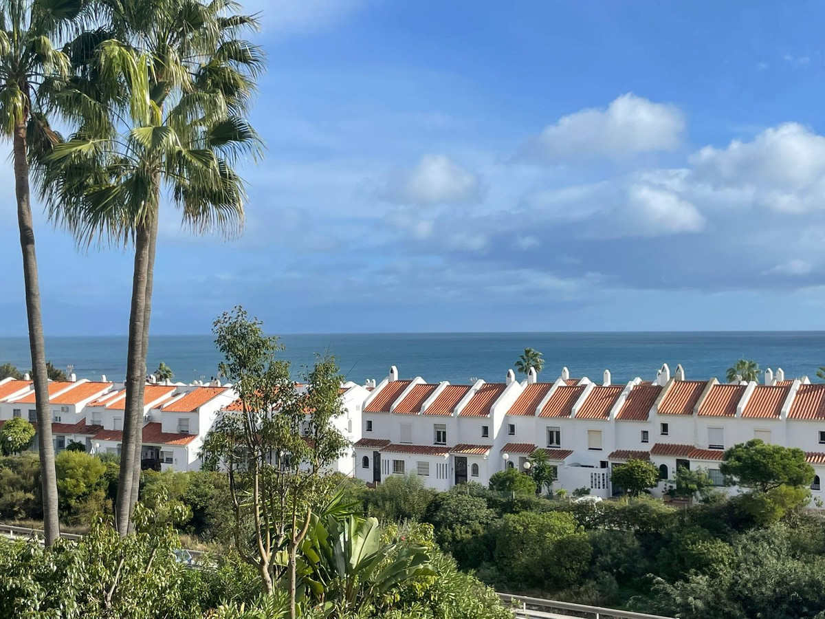 2c3979b80ae433c8aef9f50afd881794 - 35