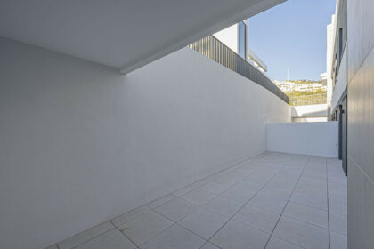 2c3d3654401a848f84326801a799839c - 18