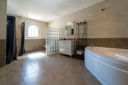 305aa6e16d856d682c90bcf771bdd804 - 80