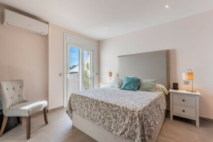 325f709f6193fec97862d79989f5758e - 13