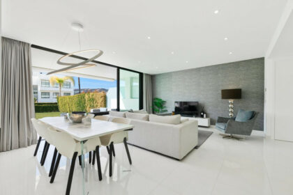 33527f08d8eb63b58bf7b1823c330f41 - 8