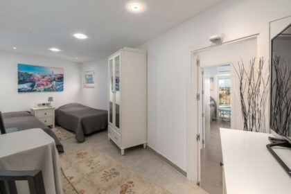 373aa4900154e773058d7e50f591cc20 - 18