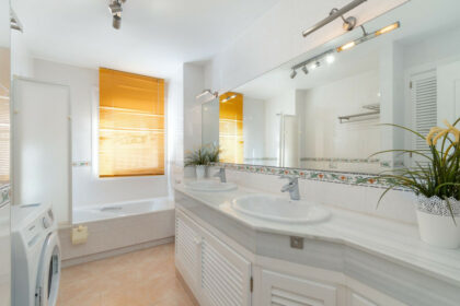 373aa4900154e773058d7e50f591cc20 - 31