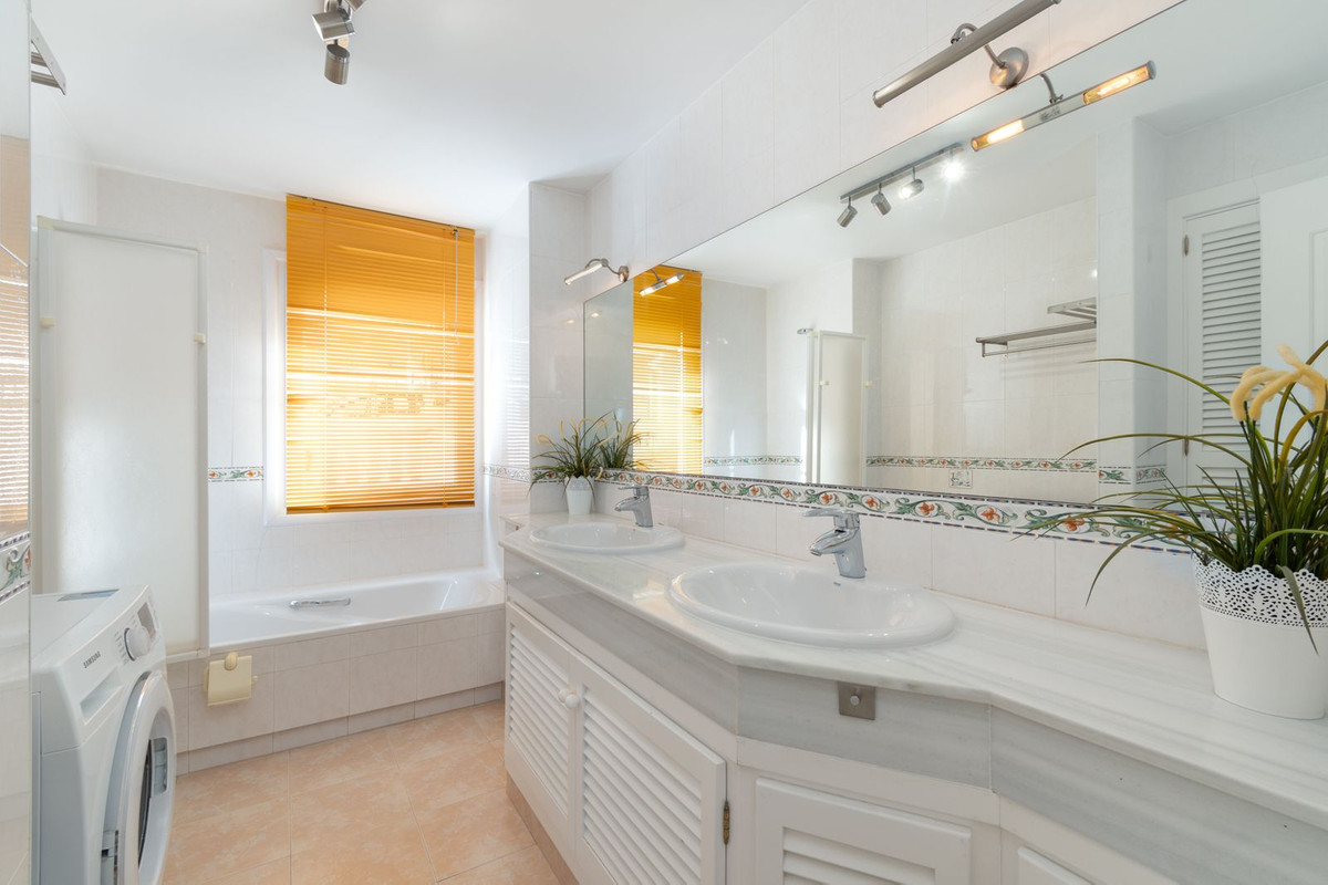 373aa4900154e773058d7e50f591cc20 - 31