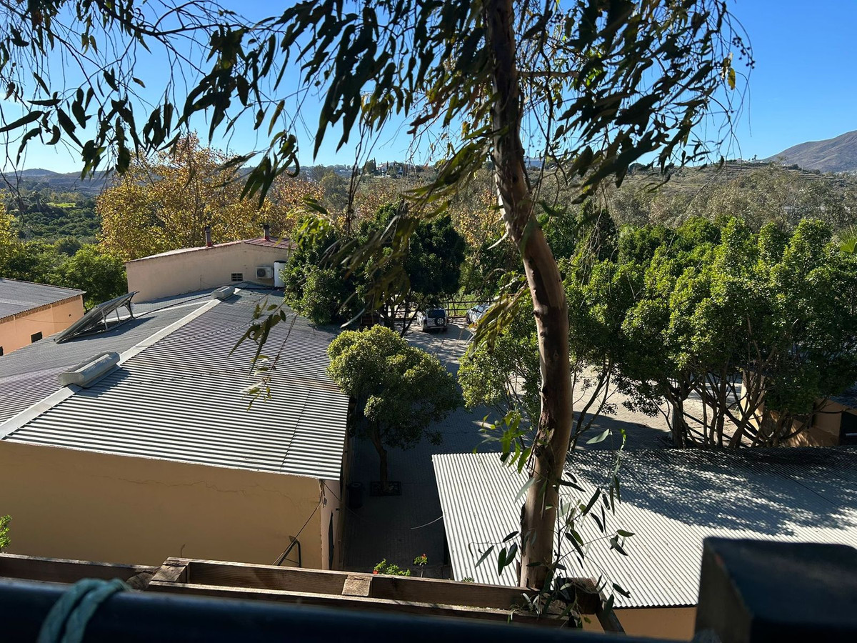 3805a3daffe76765d8c9f8d63acdcad6 - 16