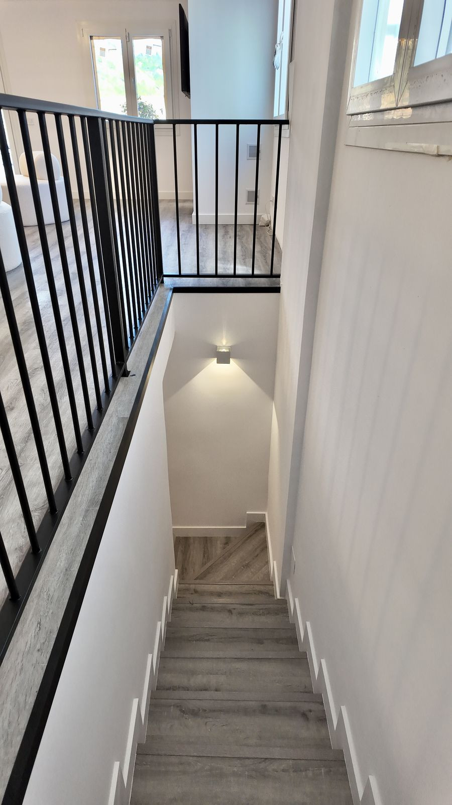 39f9328f5068856148c6300b8577b9cf - 20