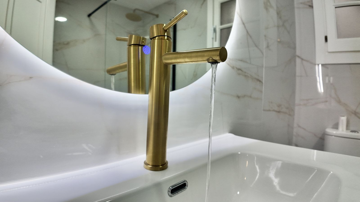 39f9328f5068856148c6300b8577b9cf - 23