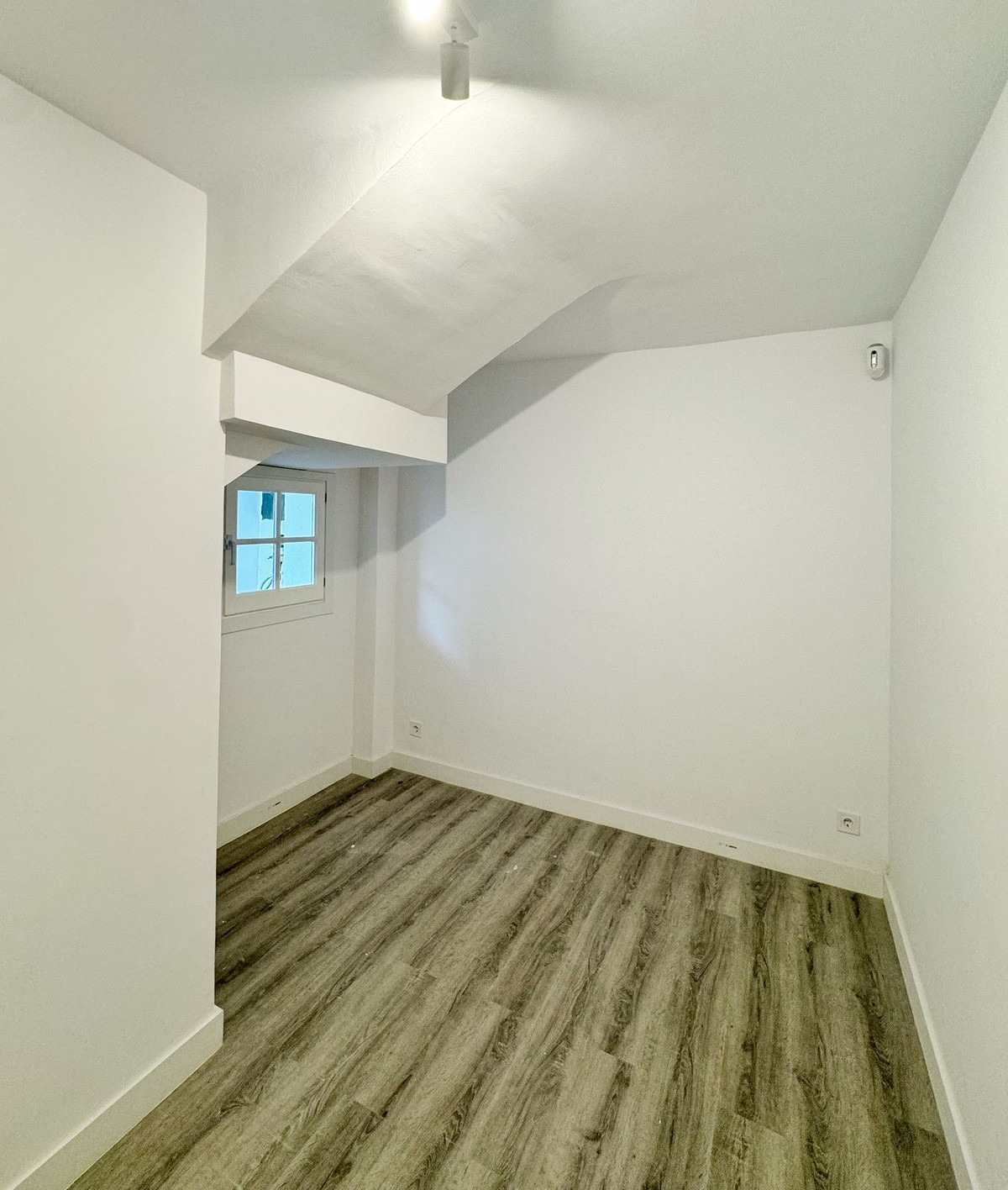 39f9328f5068856148c6300b8577b9cf - 36