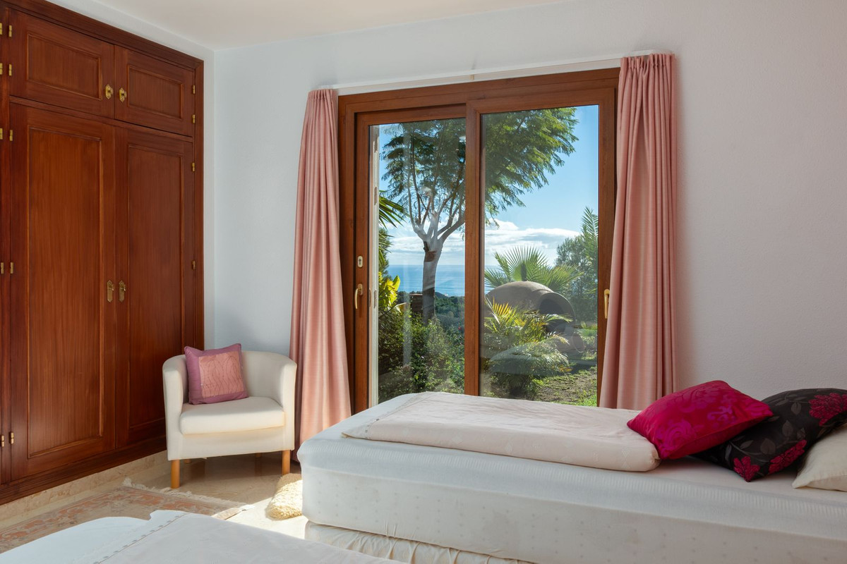 3ab118596b8bece4be24d2f7d249b7cf - 22