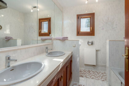 3ab118596b8bece4be24d2f7d249b7cf - 24