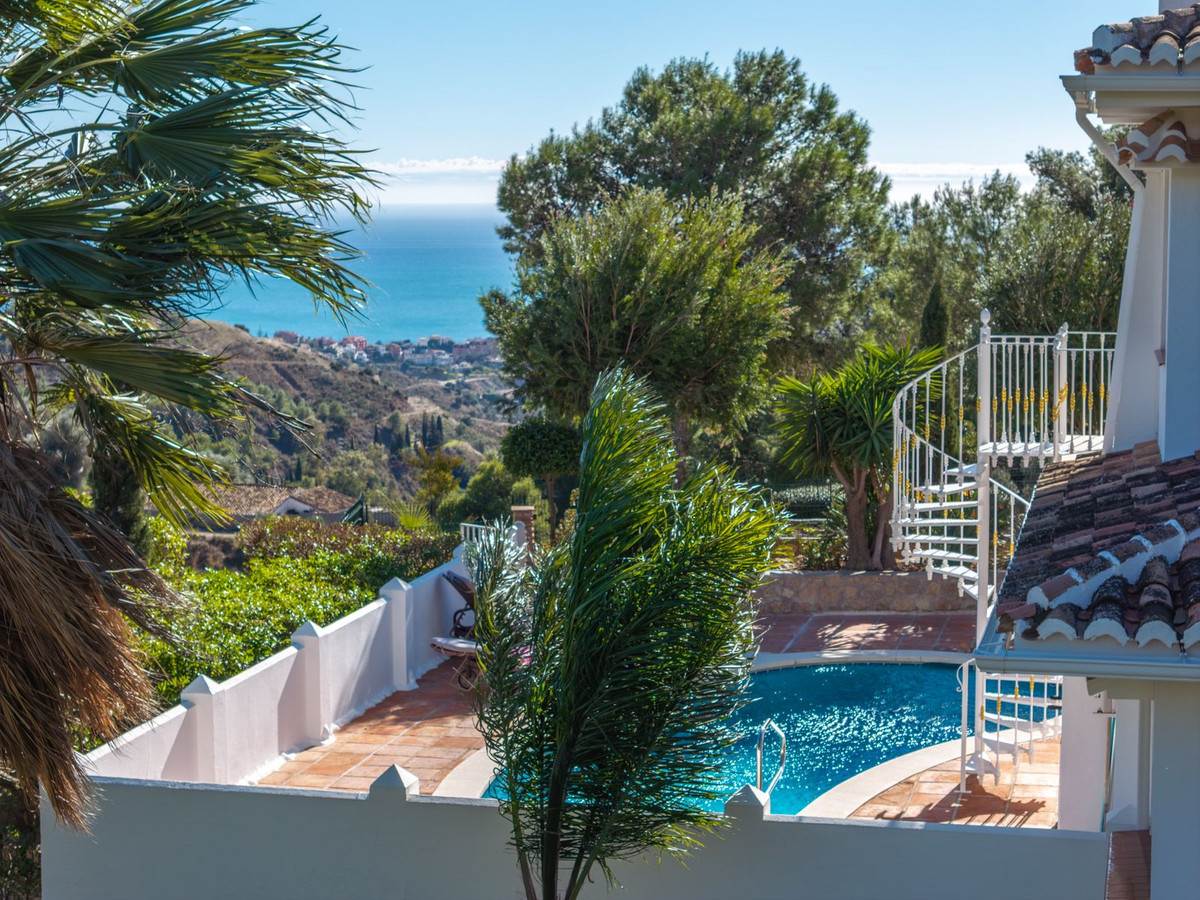 3ab118596b8bece4be24d2f7d249b7cf - 33