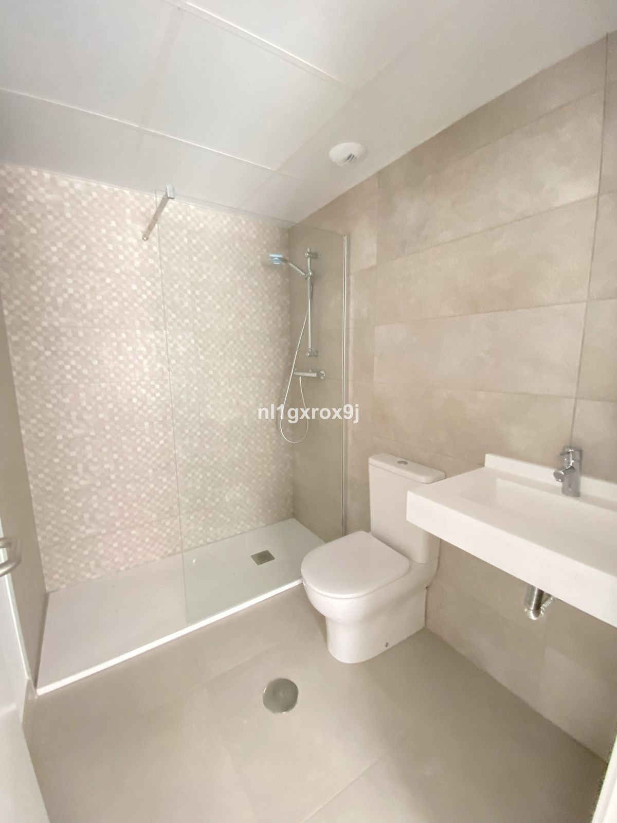 3cebe26fb19a6f3bd570a814f79f71db - 29