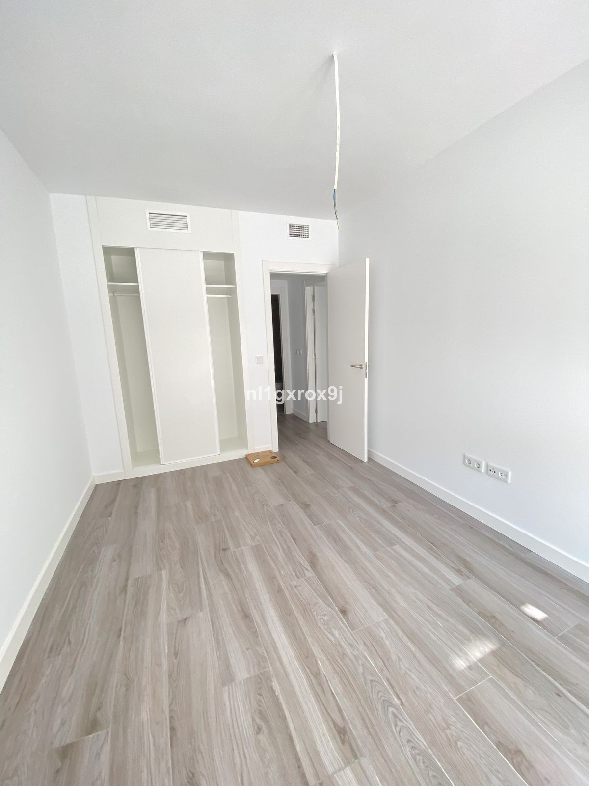 3cebe26fb19a6f3bd570a814f79f71db - 32