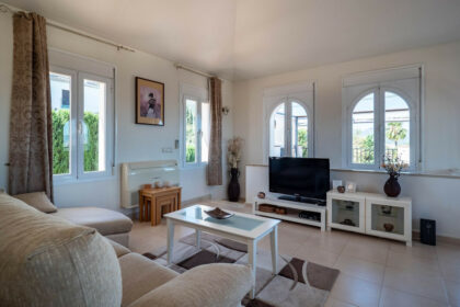 3d894e81ce2ca530062d6df7e03c0154 - 18