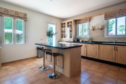 3d894e81ce2ca530062d6df7e03c0154 - 33