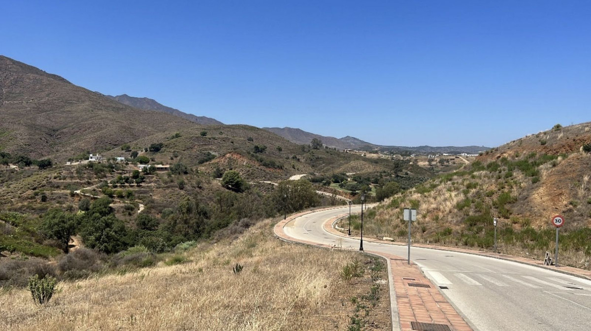 3f41f290c0ea7b516614bb76d951ade4 - 16