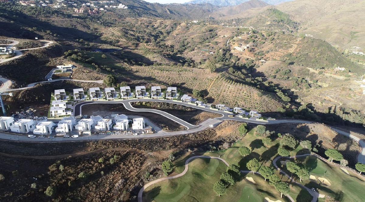 3f41f290c0ea7b516614bb76d951ade4 - 17