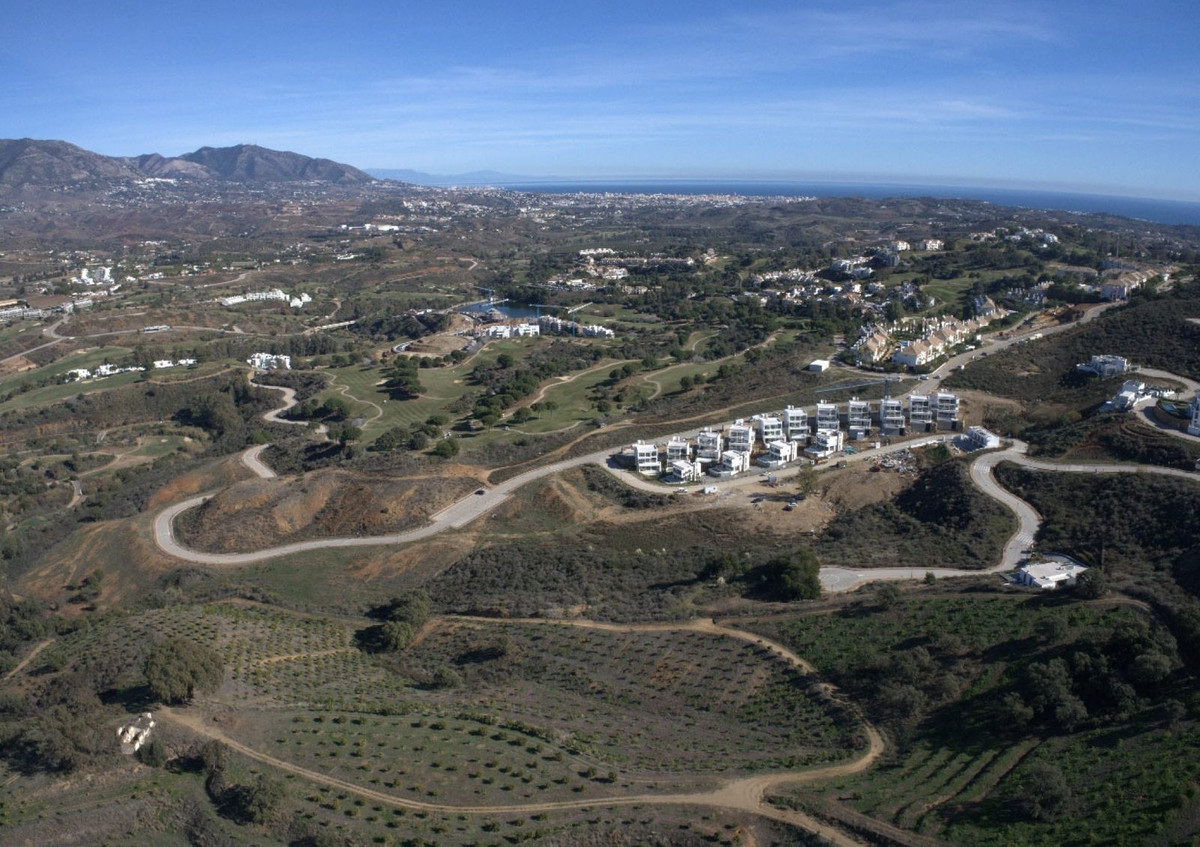 3f41f290c0ea7b516614bb76d951ade4 - 18