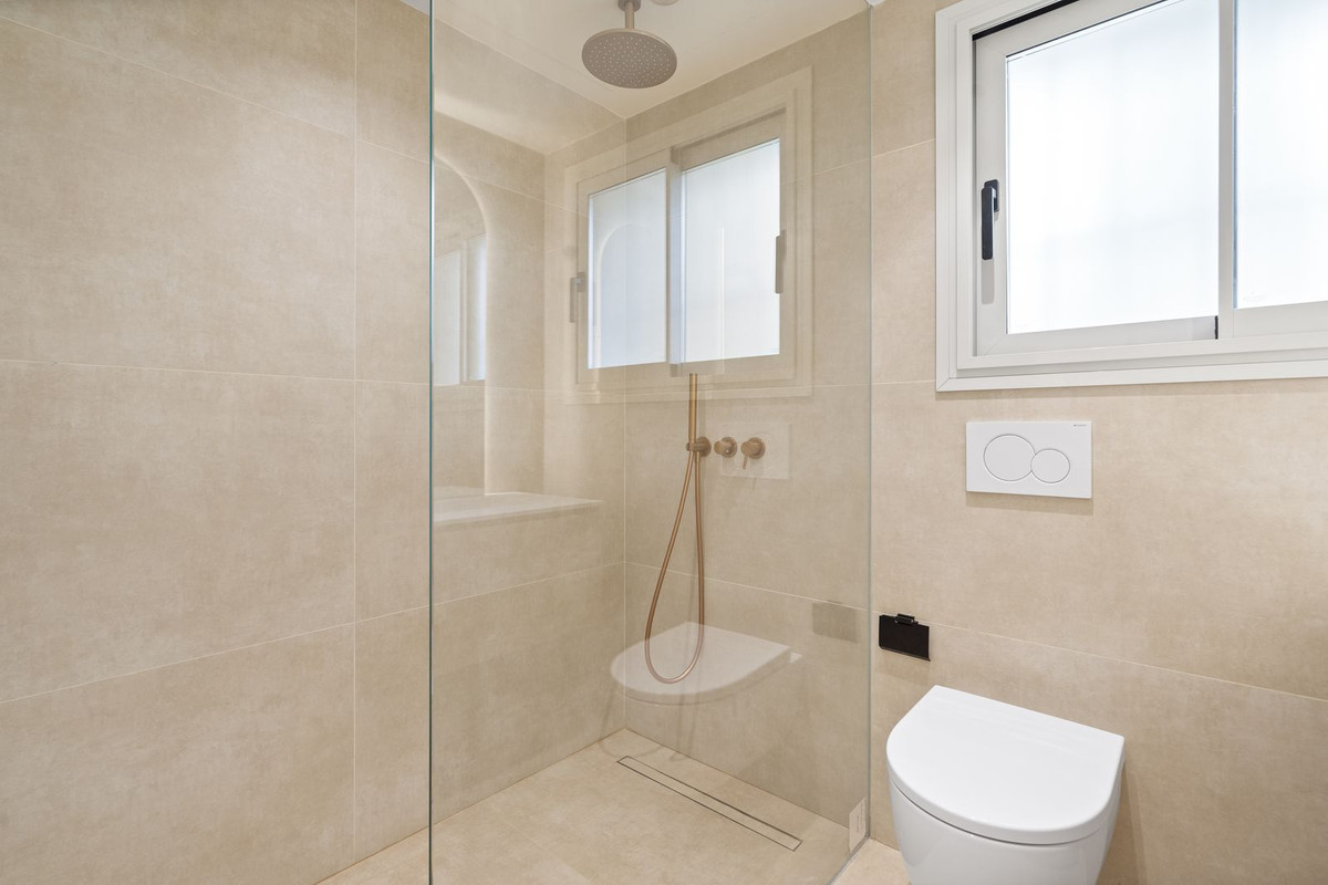 3f6c622727fd172908f14e8eac459342 - 22