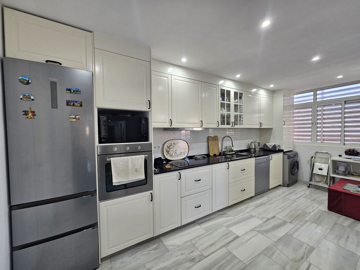 3fee6baca163d4cc7b1a6eda79462afe - 4