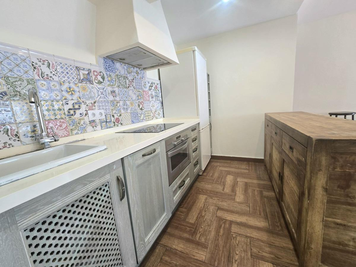 407ca94963b536be0d7e5a8bdb86301e - 12