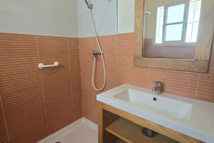 407ca94963b536be0d7e5a8bdb86301e - 18