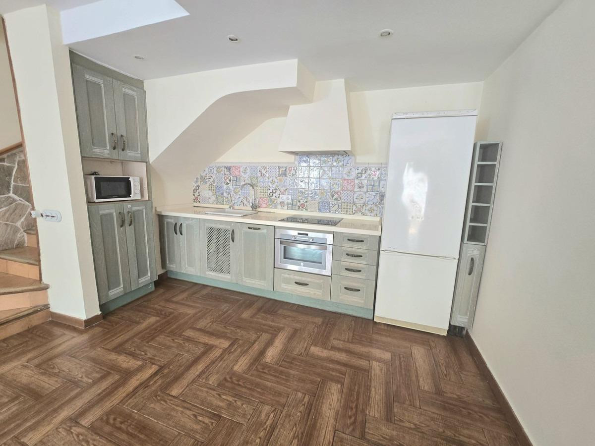 407ca94963b536be0d7e5a8bdb86301e - 25