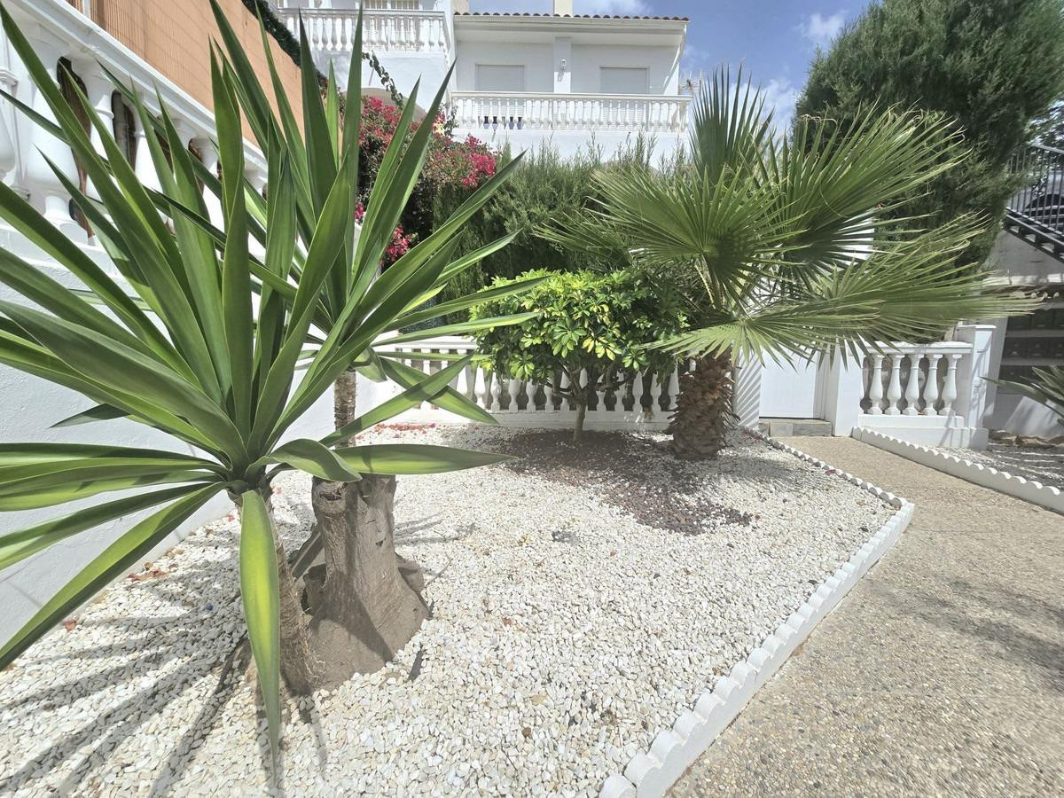 407ca94963b536be0d7e5a8bdb86301e - 6